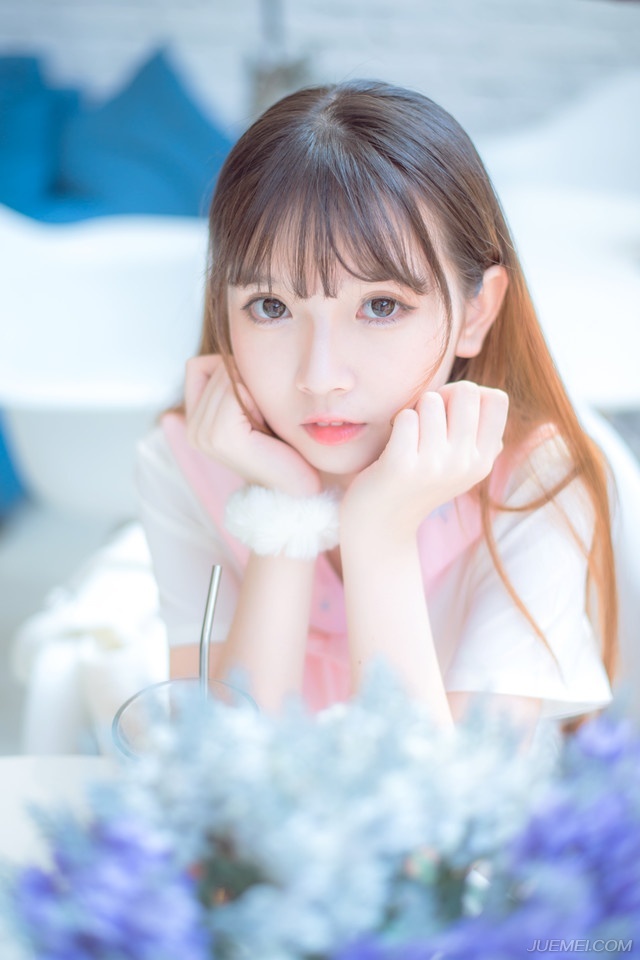 “也就是说……”魏延一脸恍然的看向庞统。